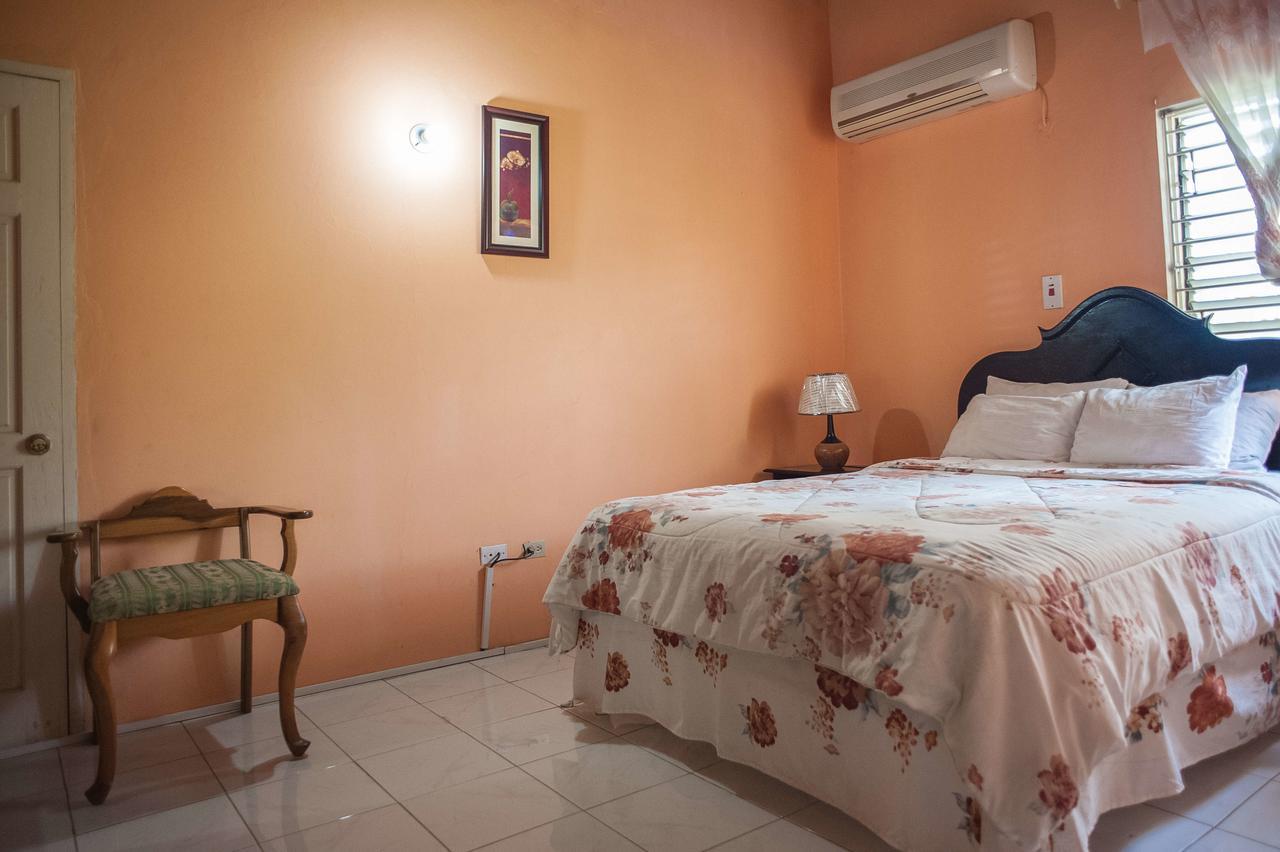 Diamond Villa Guest House Montego Bay Exterior foto